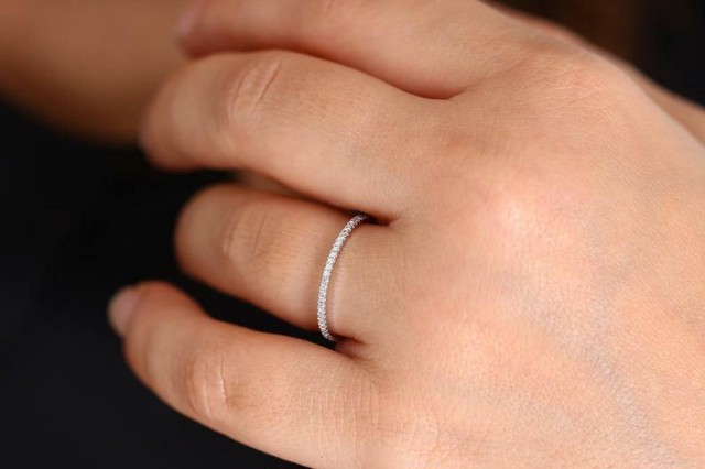 ダイヤモンドハーフエタニティリング 華奢ハーフエタニティリング 婚約指輪 結婚指輪 プレゼントリング イエローゴールド ピンクゴールド ホワイトrh Rishi Jewels