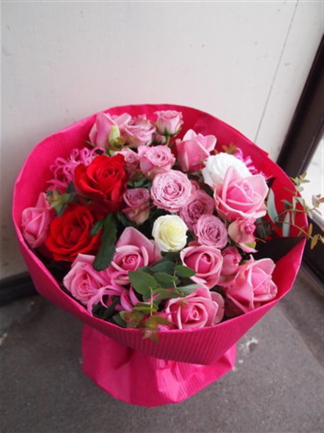 ピンクバラの花束 兵庫県丹波篠山市へお届けします しぶや花店