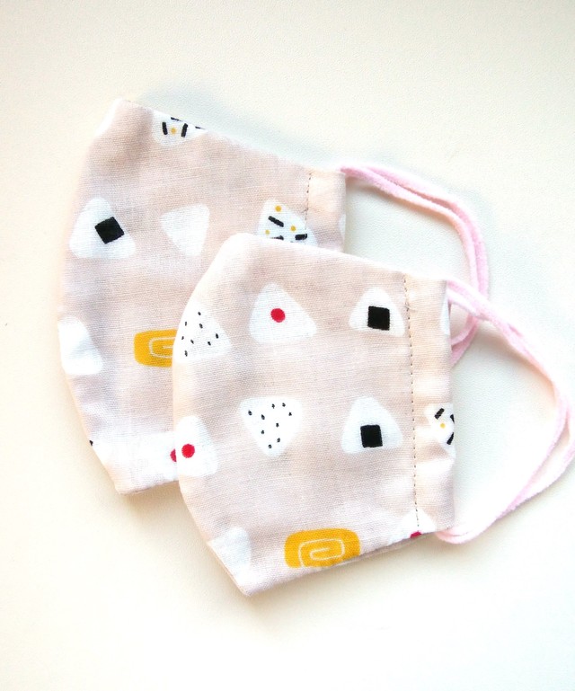 おにぎりマスク/ 'Onigiri' mask