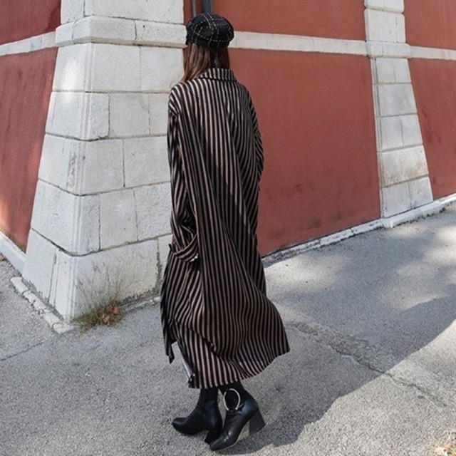 シャツワンピース ストライプ ロングシャツ シック クール 海外ファッション 韓国ファッション 大人気 ブロガー ギャル 体型カバー 重ね着 オフショル風 スリット ロング丈 オーバーサイズ Leaflower 001 リーフラワー レディースファッション専門店