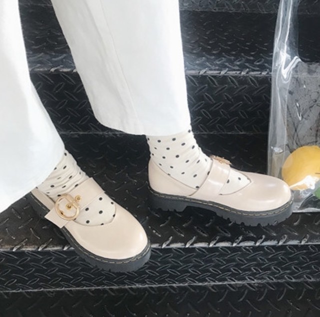 お取り寄せ商品 靴 シューズ パンプス 革靴 レディース 韓国 原宿 ゆめかわいい レザー ベルト レトロ アンティーク風 かわいい 丸い Candy Melts