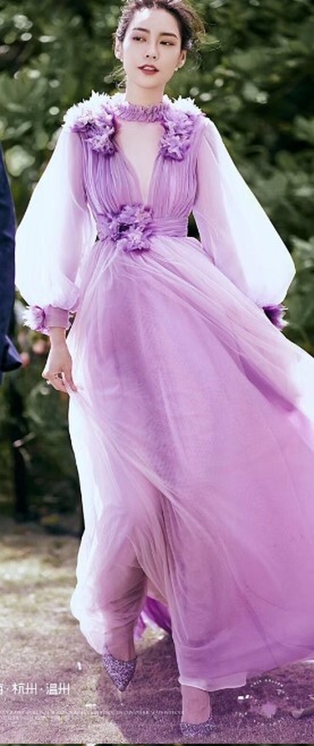 美品 カラードレス パープル 紫 パフスリーブ エレガント 編み上げ 細見えシルエット Cinderelladress