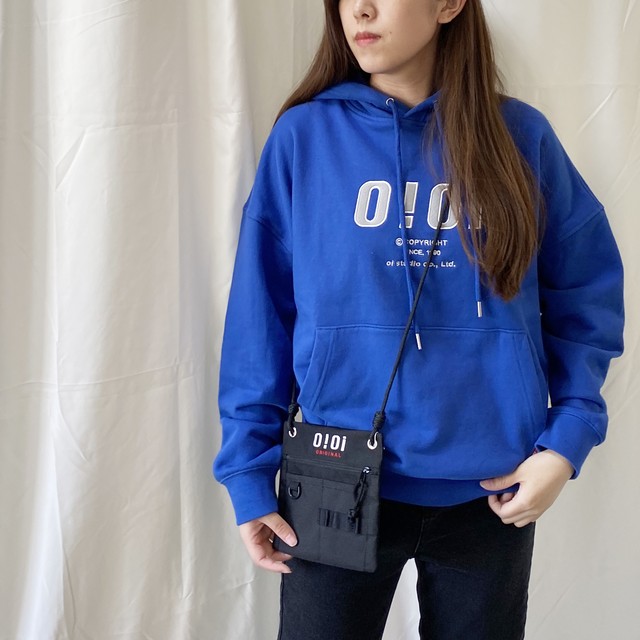 Oioi Korea 5252 By Oioi Square Mini Cross Bag Wn351 韓国ファッション シンプル ナチュラル トレンド Wiing 韓国ブランド ストリート ナチュラル ユニセックス トレンド 通販