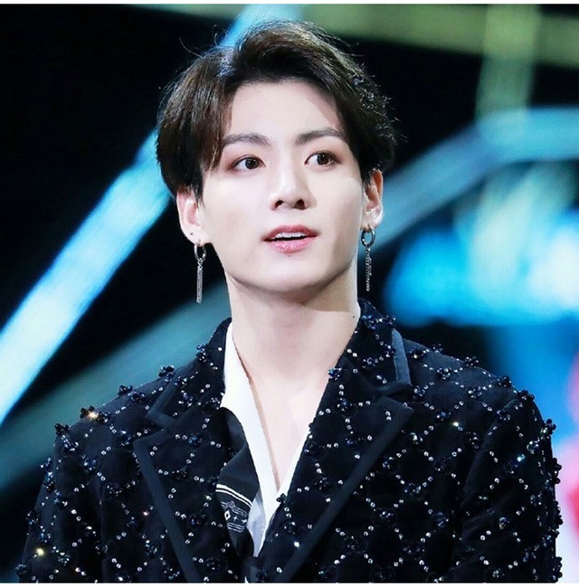 Bts ジョングク ググ 着用モデル チェーンウィングピアス 2個セット 日本未入荷アクセサリー Leadhope