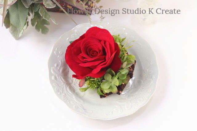 ビロードの赤い薔薇とgn紫陽花の髪飾り フローレス レッド ヘアクリップ Flower Design Studio K Create