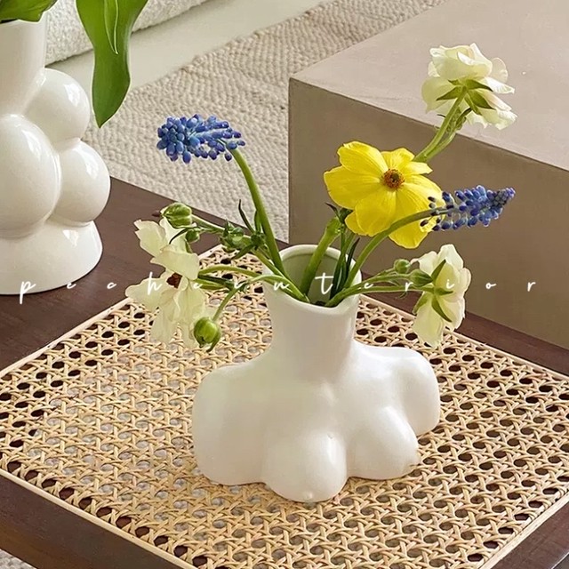 即納 ボディ型フラワーベース 花瓶 インテリア 可愛い セラミック 小物 陶器 ホワイト 韓国 シンプル 北欧 雑貨 ギフト 白 おしゃれ オブジェ 置物 ナチュラル Peche ペシェ