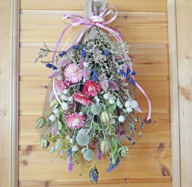 ピンクヘリクリサムの春待ちブーケ エンジェル リース工房