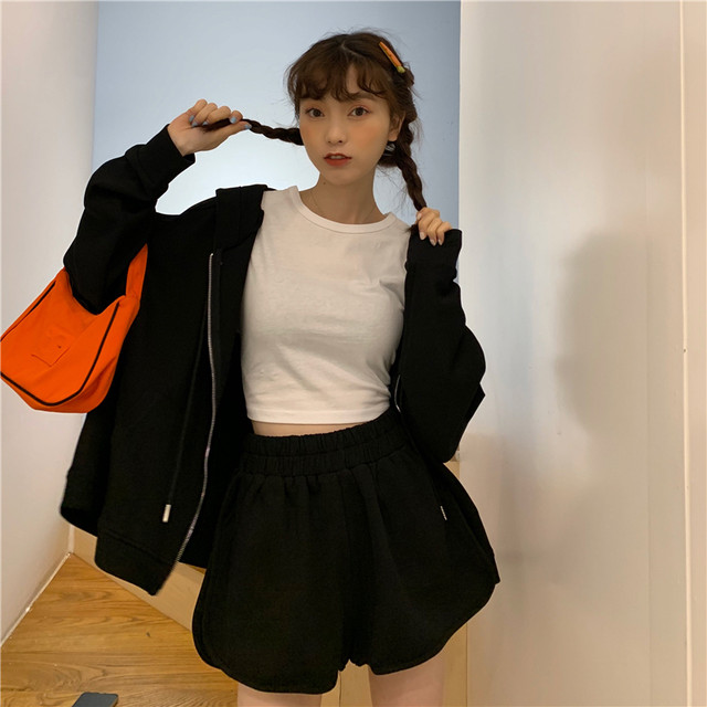 セットアップ 上下セット リラックスコーデ ワントーンコーデ ルームウェア パーカー ショートパンツ ショート丈パンツ ジャージ ツーピース 2点セット シンプル 無地 スポーティー リラックス カジュアル トレーニングウェア ランニング スポーティー 部屋着 韓国