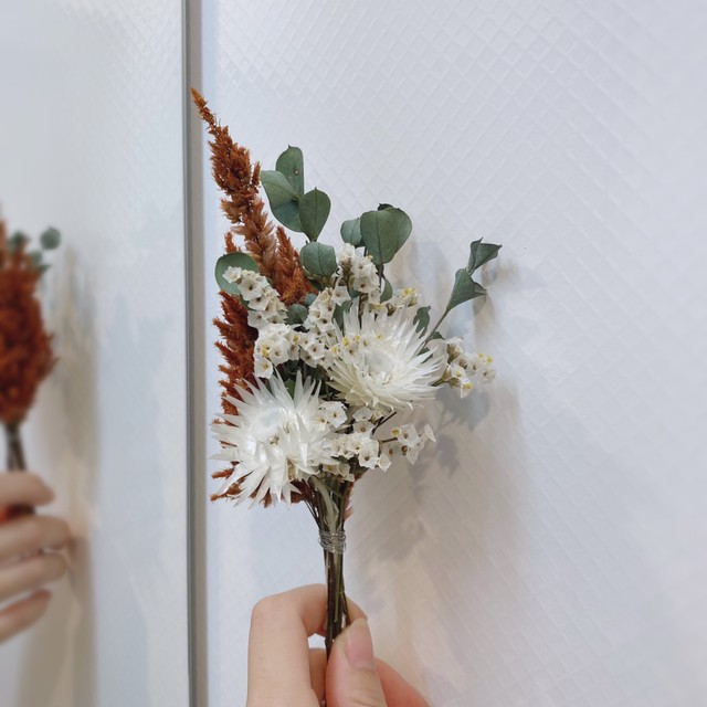 04 ミニスワッグ ケイトウ ヘリクリサム ユーカリ スターチス Repos ドライフラワー専門店