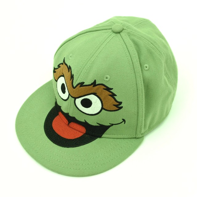 SESAME STREET Oscar embroidery panel cap