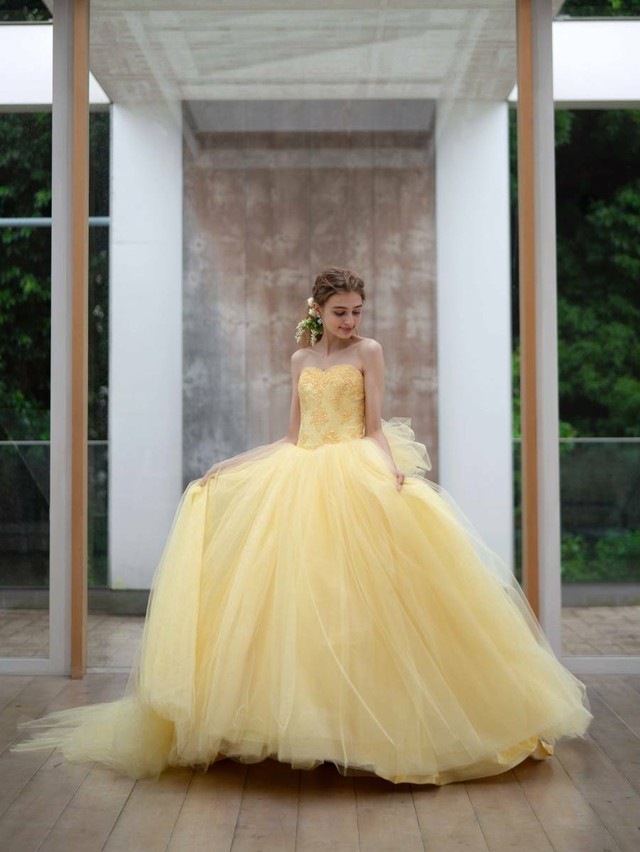 黄色が可愛いふんわりチュールカラードレス ウエディングドレス オフショルダー付き Am Bridal