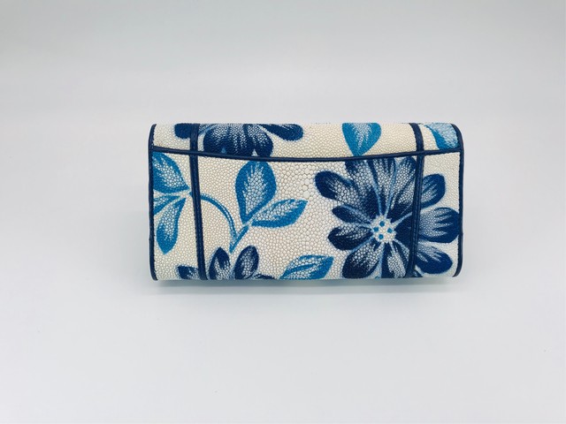 本革 長財布 スティングレイ エイ革 ガルーシャ かぶせ蓋 レディース ノーブランド 花柄 白青 並行輸入品 Cloverstyle