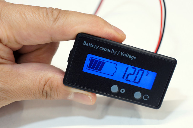 Be バッテリーデジタル残容量 電圧計 専用電池不要バックライト付 約4ma Off 約2ma の低消費電力 バッテリー上がり対策 鉛12v 24v 自動車 ソーラ ディープサイクル用パネルメーター Li Fe Li Po対応 Pwrup