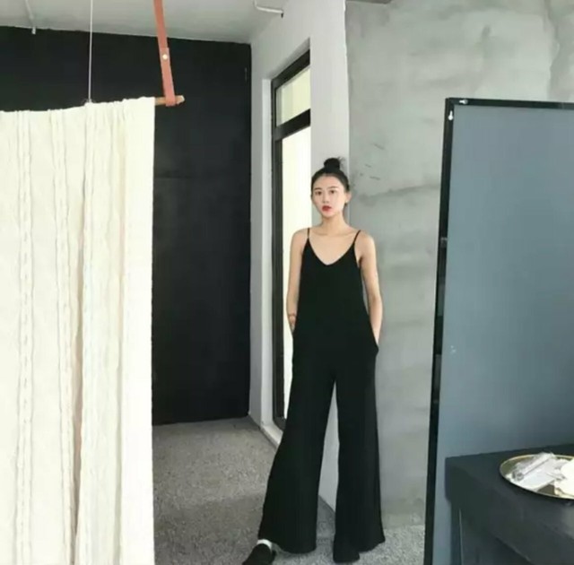 キャミソールジャンプスーツ サロペット パンツ レディース 春夏秋冬 オールインワン Vネック マタニティ ワンピース きれいめ オフィス 仕事 ゆったり カジュアル 大人可愛い ワイドパンツ キャミソールワンピース ブラック 黒 旅行 ママ 1817 Sayurio レディース