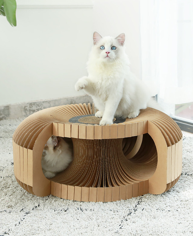 座れるダンボールトンネル おもちゃ ダンボール 猫用品 猫 猫用品専門店 Chatbl 商品の一部が寄付になるお買い物企画実施中