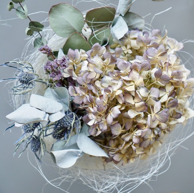 アンティーク紫陽花とエリンジュームのネストブーケ Fott