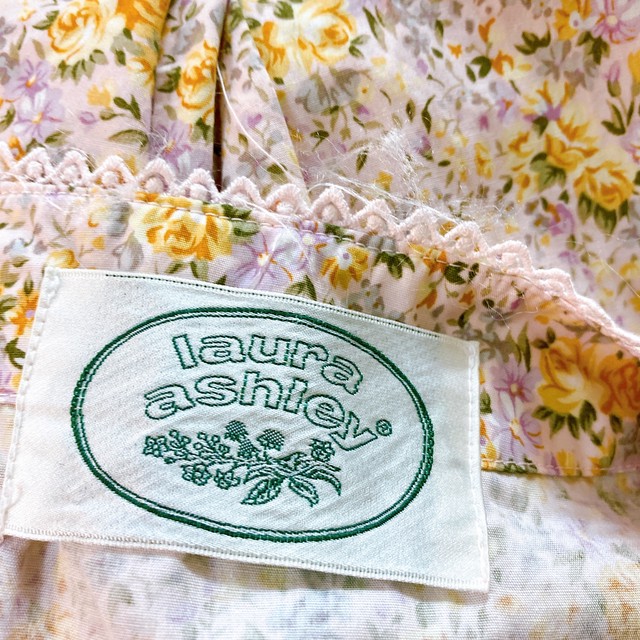 ローラアシュレイ 半袖ワンピース ピンク色 花柄 Laura Ashley Uta