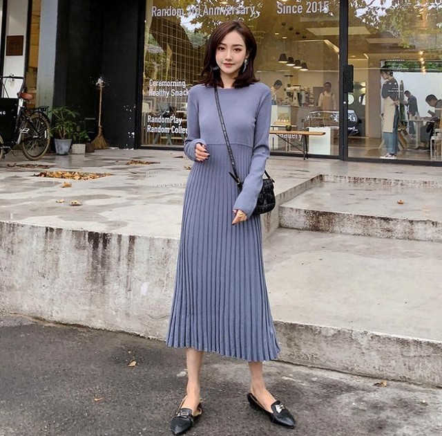 18秋冬新作 大人ベーシックコーデ スカート部分がハイウエスト プリーツで女性らしい 清楚で気品のあるニットワンピース C Updress