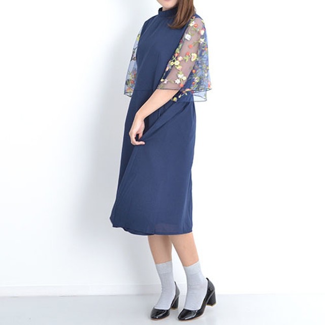 再入荷 花刺繍レース袖ワンピース Merlot Plus Fullfill