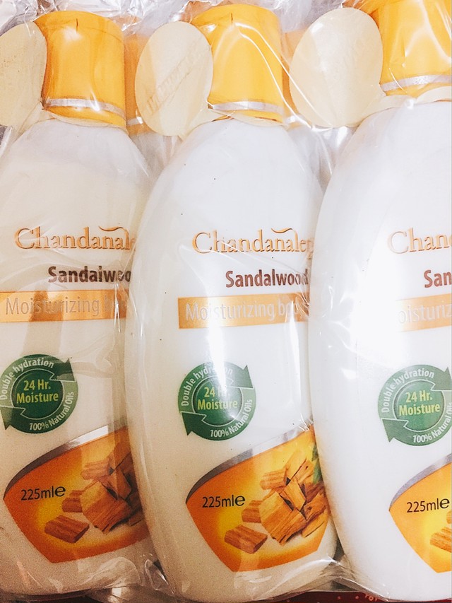 Chandanalepa チャンダナレーパ アーユルヴェーダ サンダルウッドモイスチャライジングボディローション225ml Lankawa