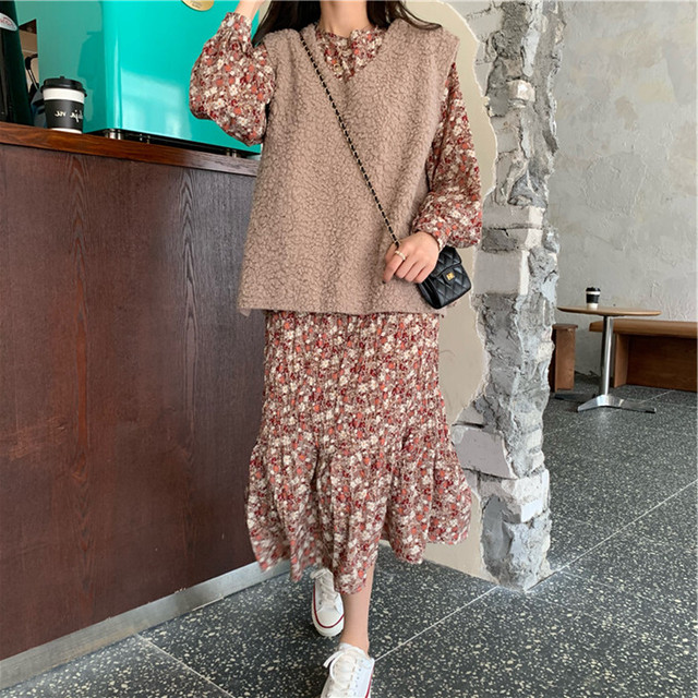 〈カフェシリーズ〉フローラルワンピース+ラムベスト【floral one-piece + ram vest】