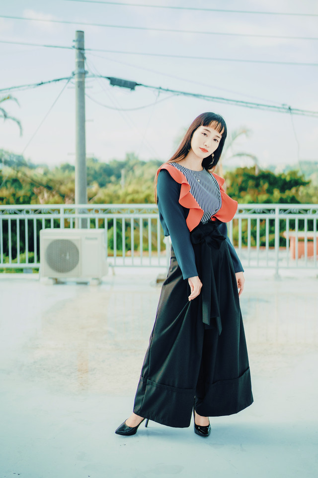 裾デザインスーパーワイドパンツ Mode Mode