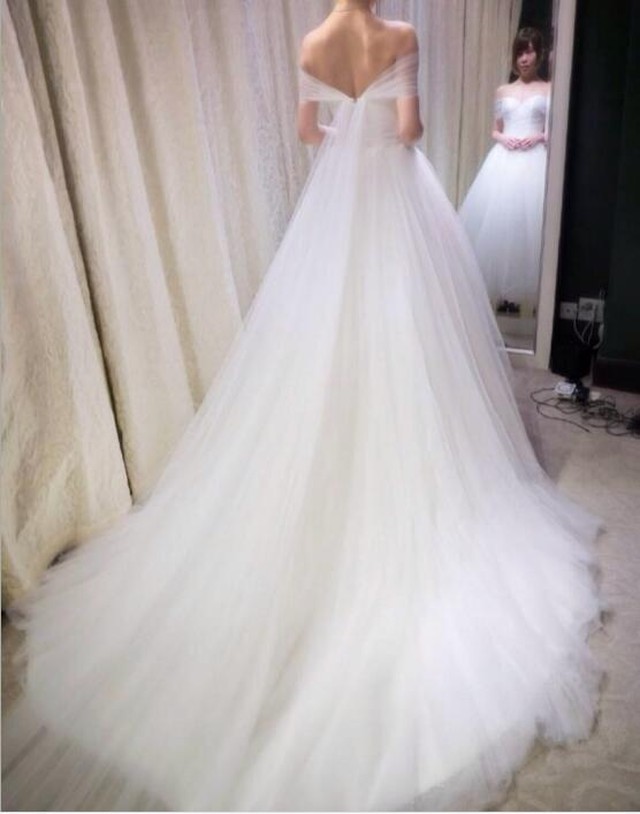 18新入荷 ウェディングドレス 肩 チューブ 胸 シンプルな薄い ロングテール ウェディングドレス Passio