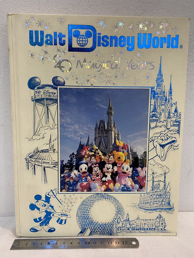 洋書 Walt Disney World magical Years Zbooks