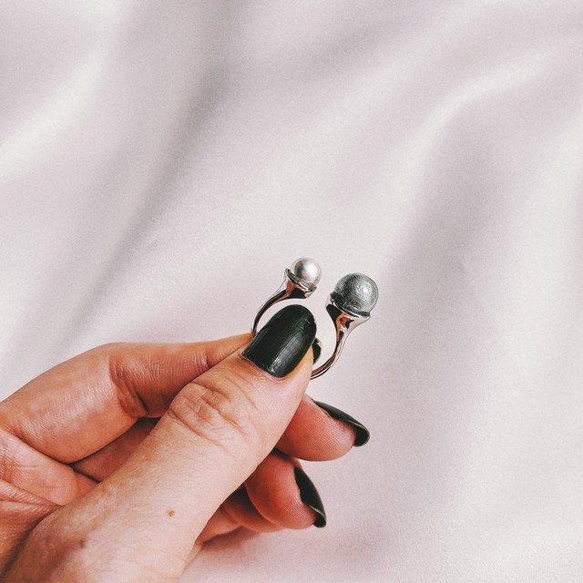 Double Pearl Ring ダブル コットンパール リング ゴールド シルバー エレガント フリーサイズ 真珠 Milidi Double Pearl Ring ダブル コットンパール リング ゴールド シルバー エレガント フリーサイズ 真珠 Milidi