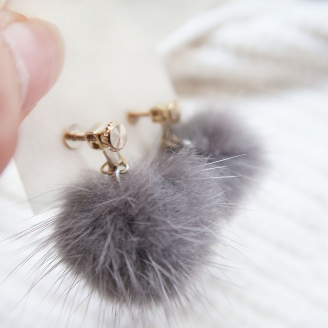 冬限定 金木犀 ファー付 ピアスorイヤリング Novelize