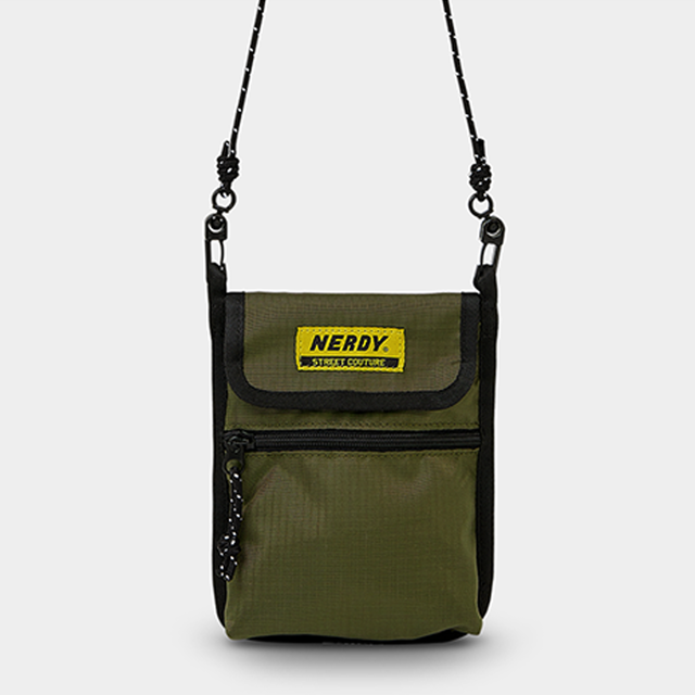 Nerdy Mini Sacoche Bag Khaki 正規品 韓国 ブランド バッグ カバン クロスバッグ ショルダーバッグ Bz Bonz 韓国 ブランド 正規品のみ