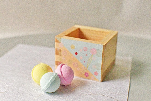 手拭きおちょことかんざしピックまで付いている 桜と手毬のかわいいミニ枡セットお家カフェセット Cube Masu