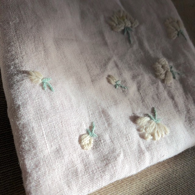 大人の花糸刺繍リネン巾着 Flower1 Leparc