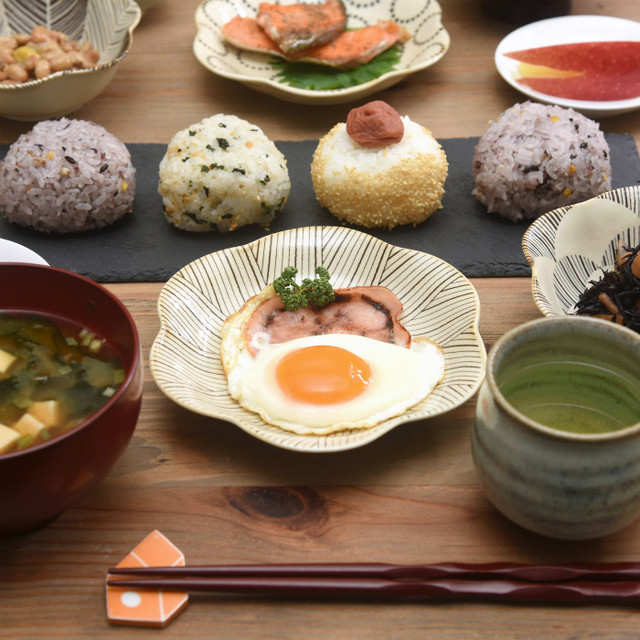 【natural69】【粉引釉】【六方押取皿】 波佐見焼 取り皿 プレート 五寸 輪花 ケーキ皿 食器 和風 おしゃれ 大人 和柄 かわいい
