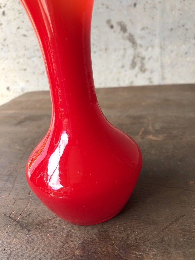 60年代後半 70年代 硝子の小さな花瓶 一輪挿し ガラス フラワーベース 赤色 昭和レトロポップ 当時物 インテリア Choice
