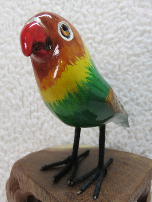 アウトレット品 アジアン雑貨 ボタンインコ 置物 Bタイプ 木製 オブジェクト バードカービング 鳥の彫刻 オウム 鸚鵡の館