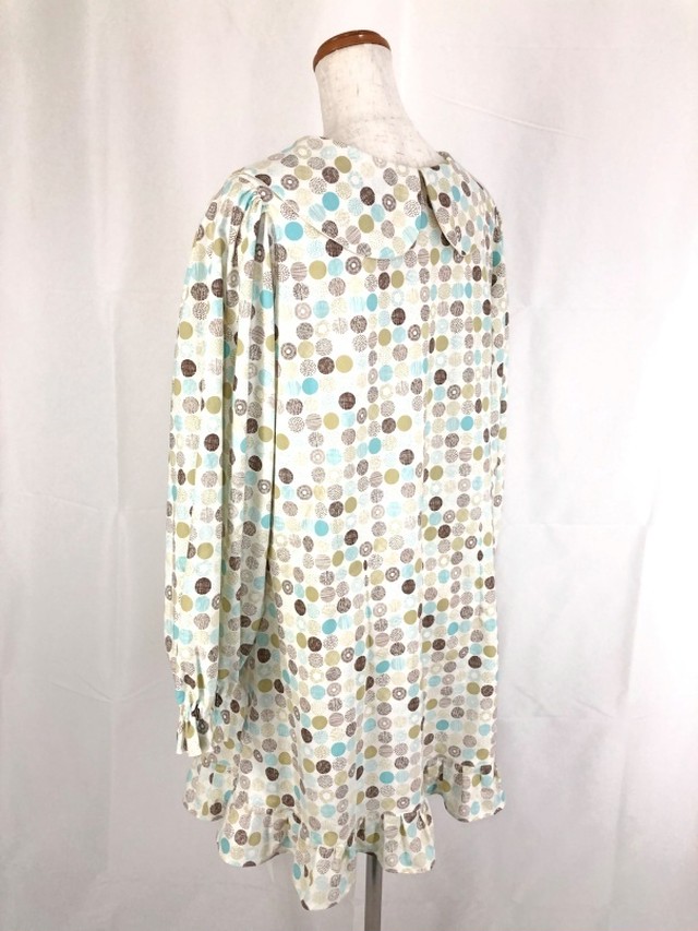 前立て風フリルと北欧風サークル柄が作る可愛いハイブランド風スタイル 美シルエットのモードな長袖丸襟ミニワンピース 一点もの コットン100 手作り ローウエスト パフスリーブ 裾フリル 高級感 可愛い 通勤 通学 パーティー 丸襟ワンピース専門店 アーデルハイド