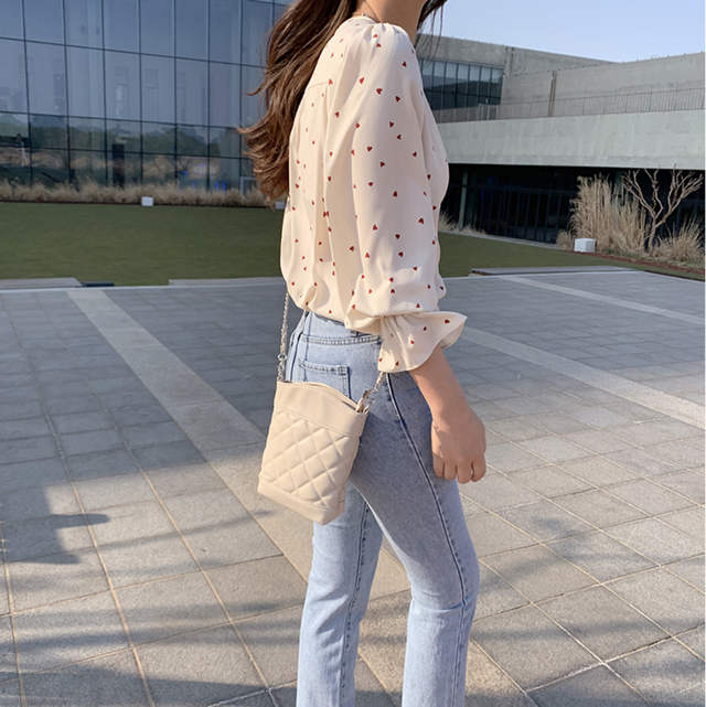 可愛い レーディース セレブ Vネック トランペット袖 水玉 ハート柄 韓国ファッション オシャレ ブラウス トップス 75closet