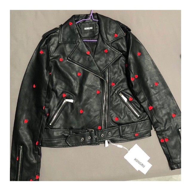 ライダースジャケット ハート刺繍 ダブル バイカージャケット レザージャケット ソフト フェイクレザー 黒 タイト アウター レディース S M L パンク 原宿 ストリート 韓国 お洒落 かわいい 新品 秋物 冬物
