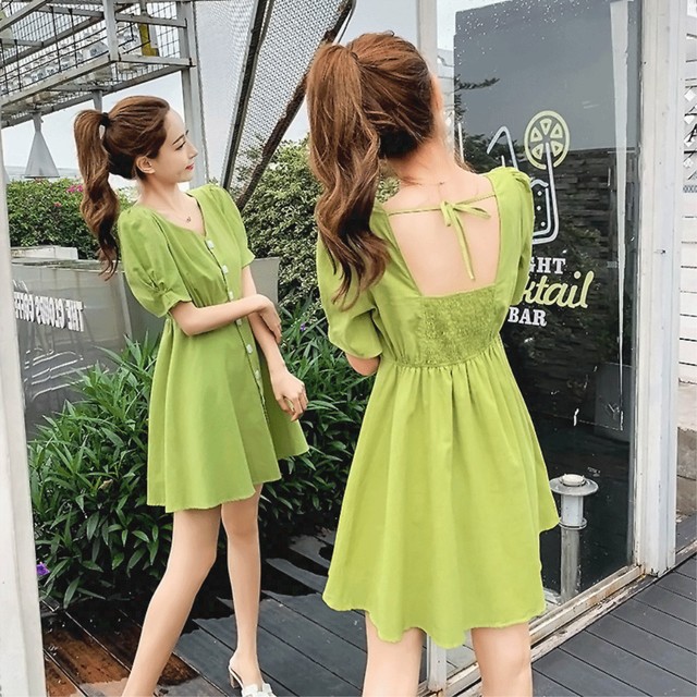 フロントスクエアボタン コットン ミニワンピース ミニ丈 深vネック デザイン タック 袖あり 半袖 お嬢様 大人可愛い ガーリー カジュアル かわいい きれいめ 綺麗め クラシック 上品 清楚 ナチュラル リゾート 前あき 背中見せ バックリボン シャーリング 春夏 お出かけ