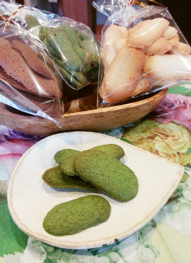 ラングドシャ/ Home made biscuit 'langue de chat'
