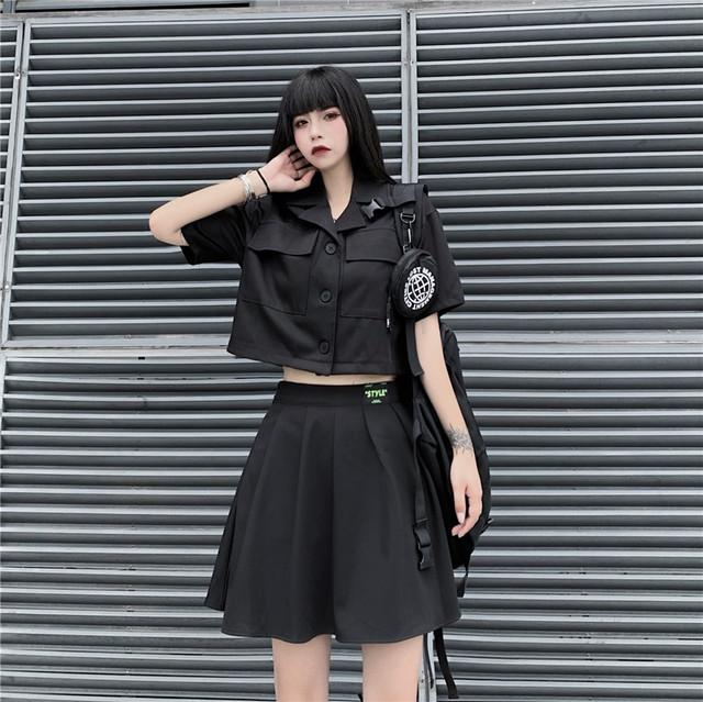 ゴスロリ ツーピース レトロ 黒シャツ 胸ポケット ショート丈 ミニスカ フレアスカート ストリート系 病みかわいい 原宿系 オルチャン 10代 代 天使と悪魔 サブカル系ファッション Seasonz
