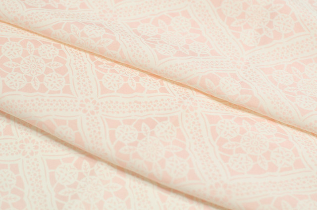 正絹 羽二重 アイボリー地に薄ピンクひし形模様はぎれ 50cm2枚セット 和小物 つまみ細工などに うさぎのしっぽ