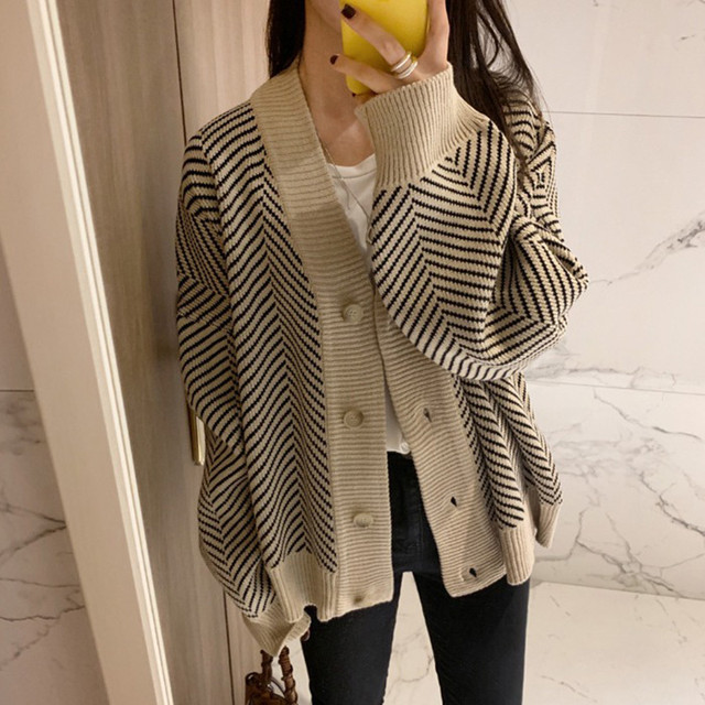 幾何学模様ニットカーディガン トップス カーディガン 幾何学模様 ニット 着まわし 大人カジュアル 韓国 オルチャン 韓国レディースファッション通販 ポワン