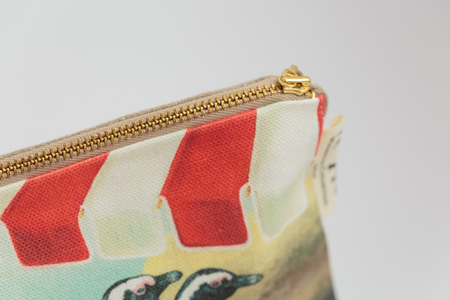 アフリカブランド化粧ポーチm メイク コスメ ペンギン 洗濯可 エコ ソーシャルグッド サステナビリティ お洒落を叶える雑貨店 Crowlish クローリッシュ