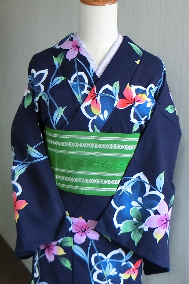 注染浴衣 カラフルな桔梗模様 大人可愛い染め浴衣 Kimono Bito