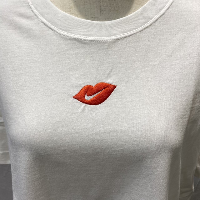 Nike リップ柄tシャツ ｰtwentyｰ