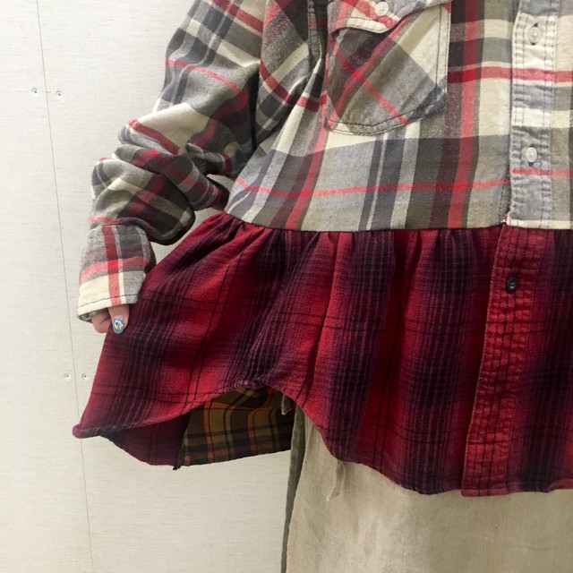 赤 グレー 茶色の切り替えチェックシャツ Amatunal