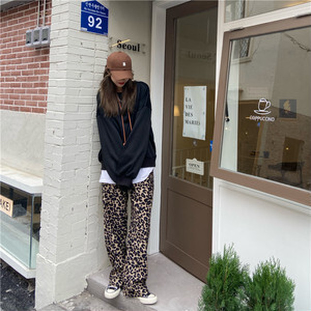 964 ストリートスタイルがクールでカッコいいレオパード柄ワイドパンツ レオパード柄 海外のプチプラきれいめカジュアルレディースファッション Pakaian Lucu 海外のプチプラきれいめカジュアルレディースファッション Pakaian Lucu
