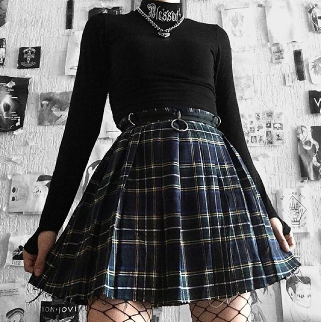 トップス ダンス衣装 へそ出し タートルネック ロゴ入り ショートトップス 韓国ファッション 長袖 ステージ衣装 ダンス衣装 ヒップホップ ストリート ファッション 原宿系 ショート丈 シンプル 黒 へそだし ダンス オルチャン ハイネック Aio Online Store